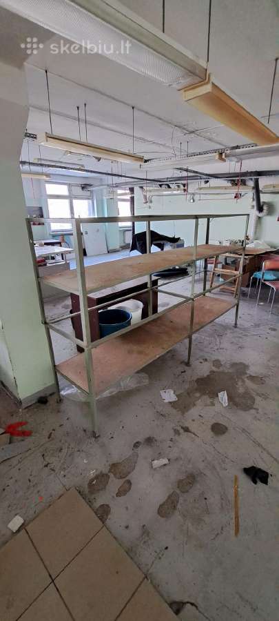 Tvirti stelažai Kaina 35 eur.