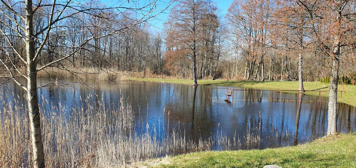 Sodo namas šalia tvenkinio su dvigubu sklypu - nuotraukos Nr. 2