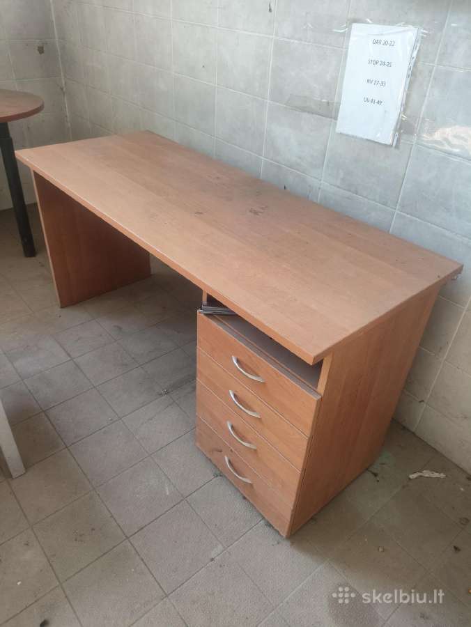 Parduodamas rašomasis stalas