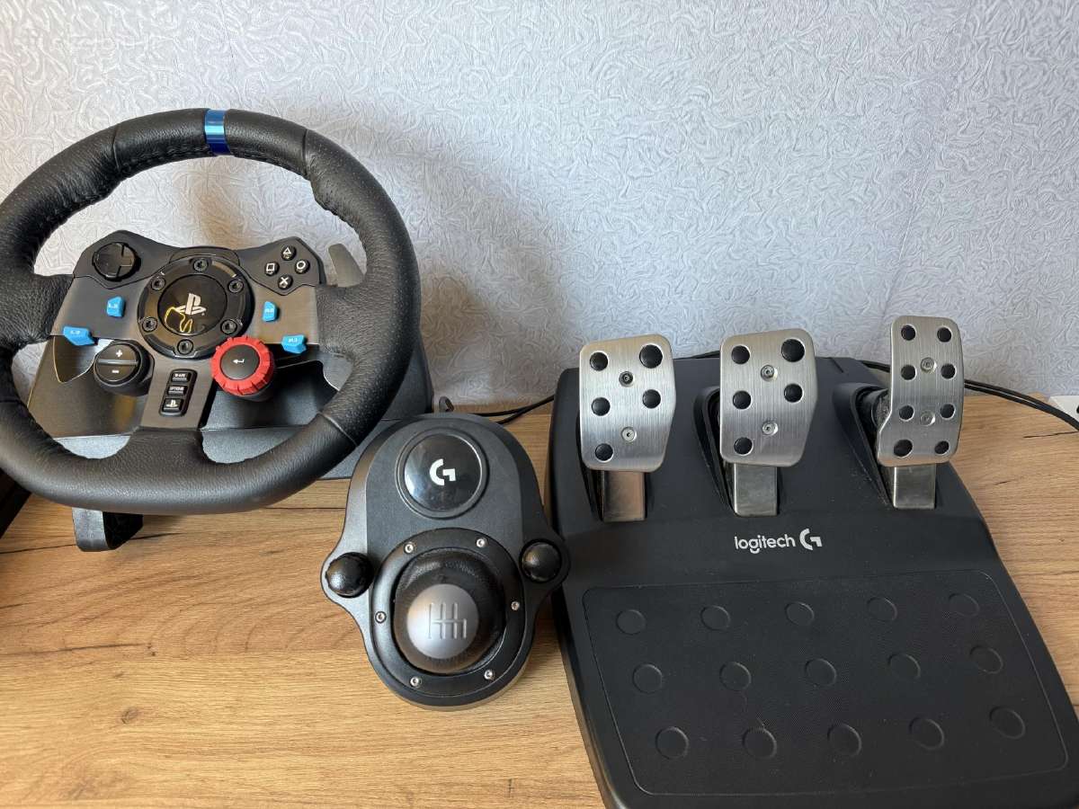 Parduodamas Playstation 4 Pro + Logitech G29 vaira - nuotraukos Nr. 2
