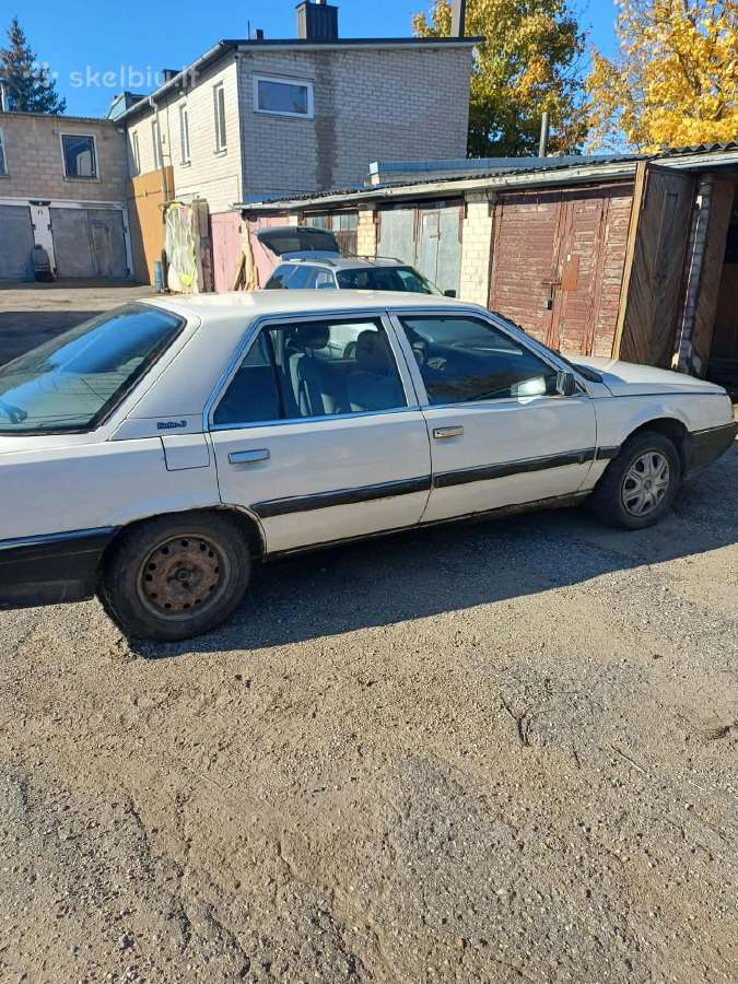 Parduodama Renault 25