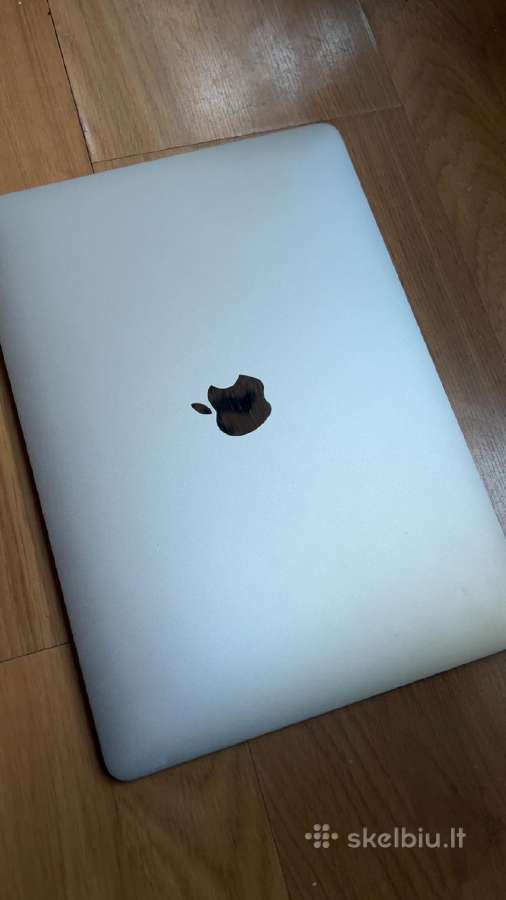 MacBook M1 8/256