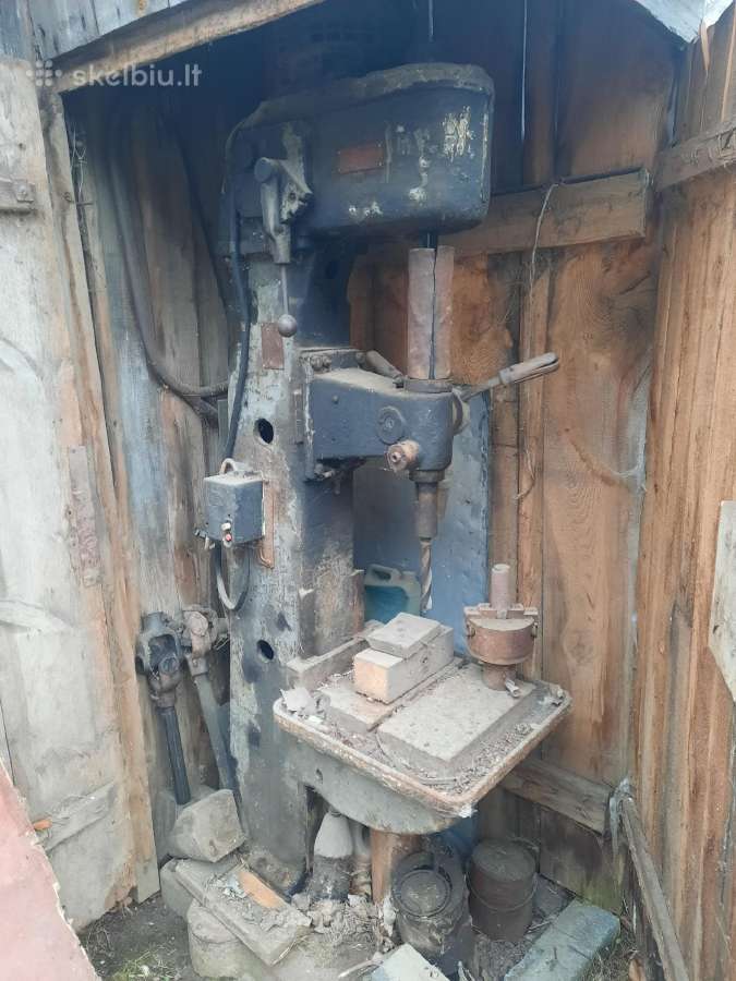 Metalo gręžimo stalkės