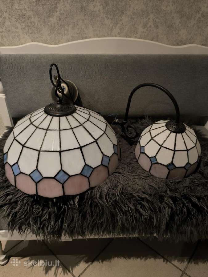 Tiffany stiliaus šviestuvai