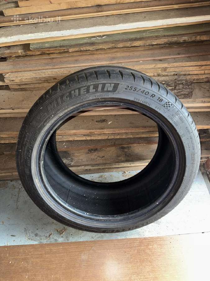 Michelin Pilot Sport 4