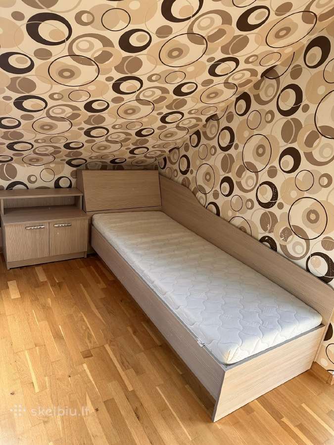 Parduodu lovą su patalynės dėže ir spintele - nuotraukos Nr. 8