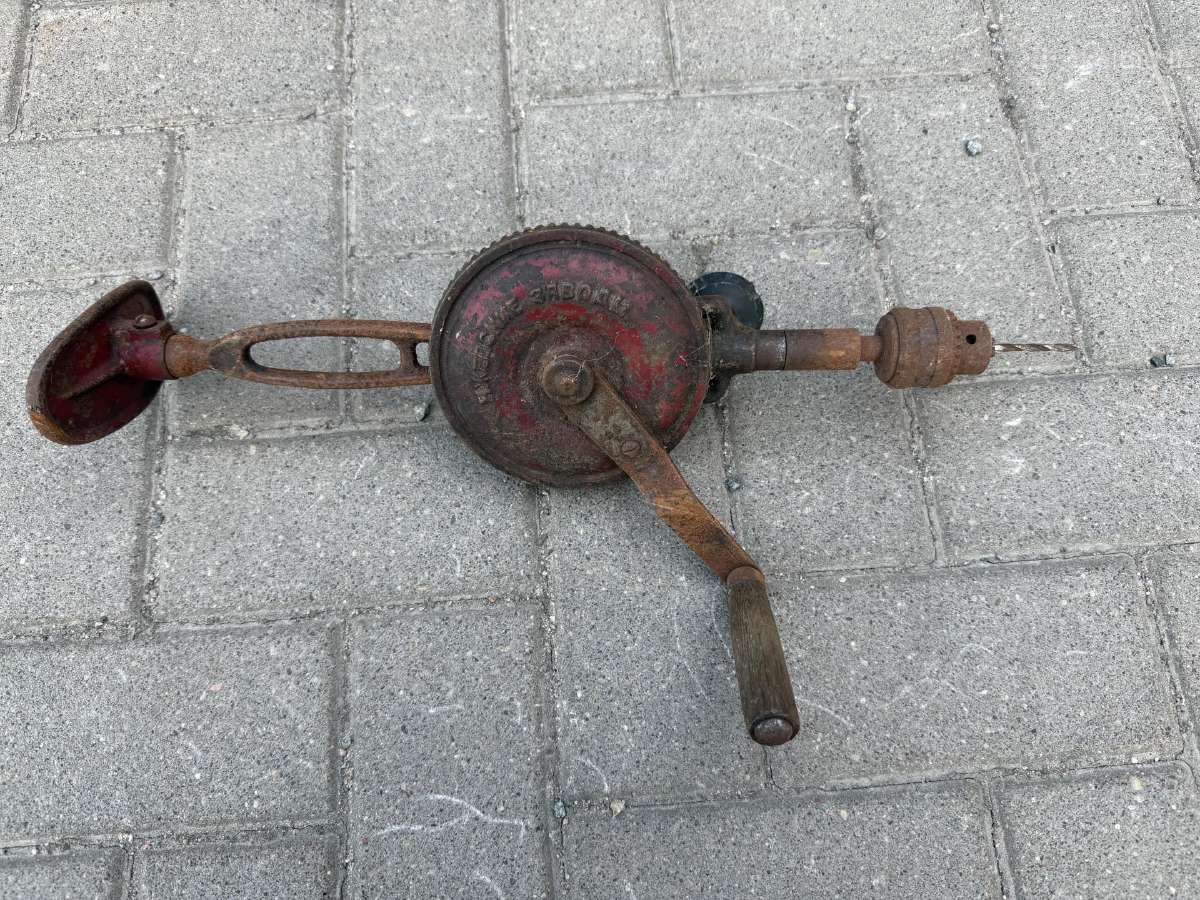 Senovinis rankinis greztuvas