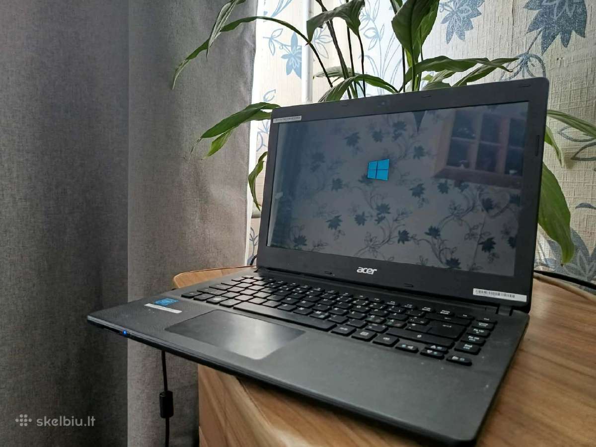 Parduodu nesiuojama kompiuteri Acer.