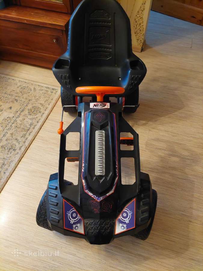 Parduodamas labai mažai naudotas Nerf keturatis.
