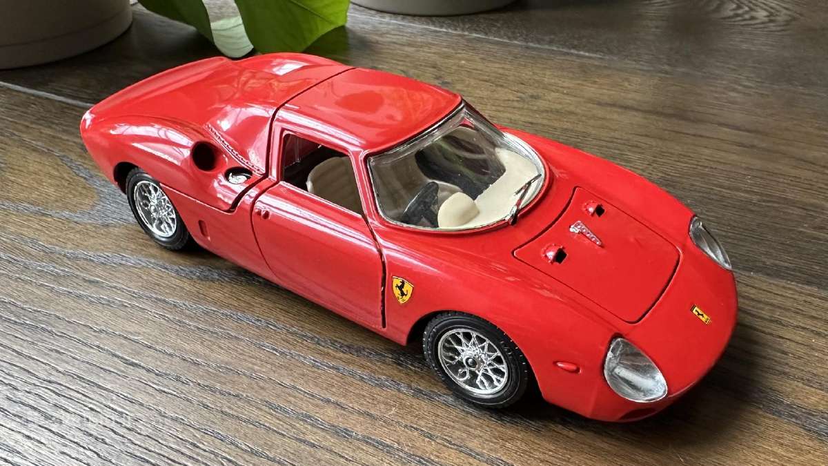 Bburago Ferrari 250 Lm 1:24