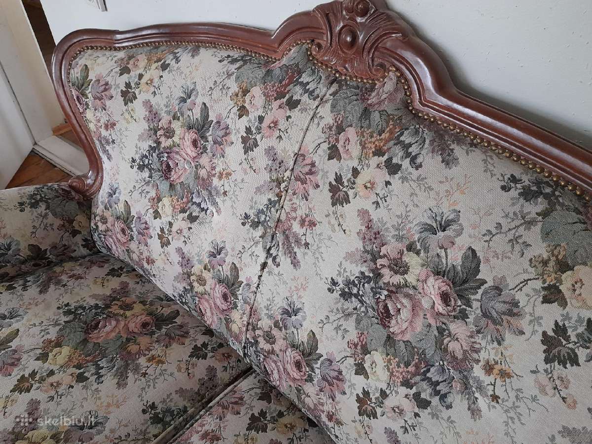 Antikvarinė sofa