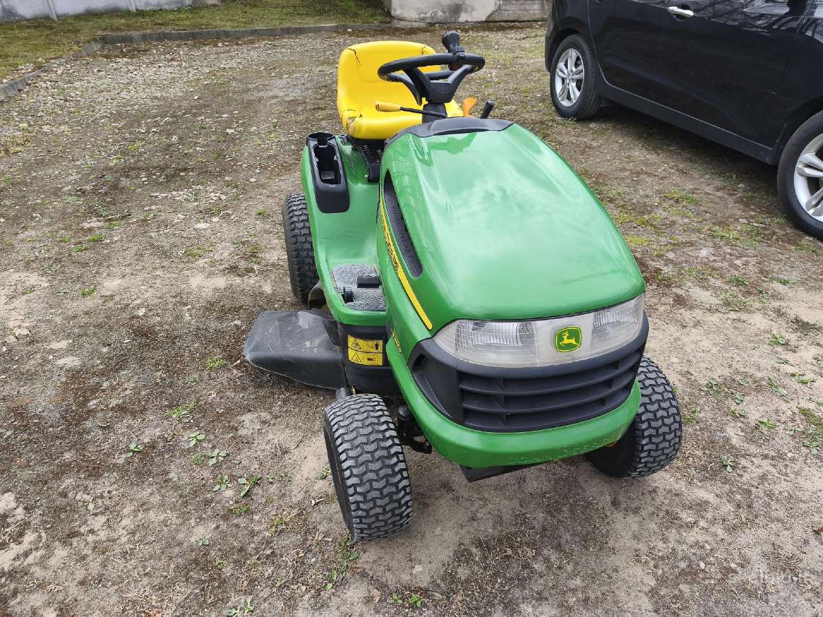 John Deere X110