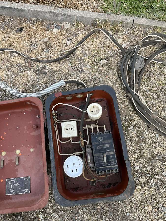 Statybine elektros dezute + trifazis kabelis