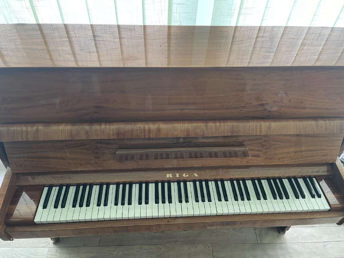 Atiduodamas pianinas