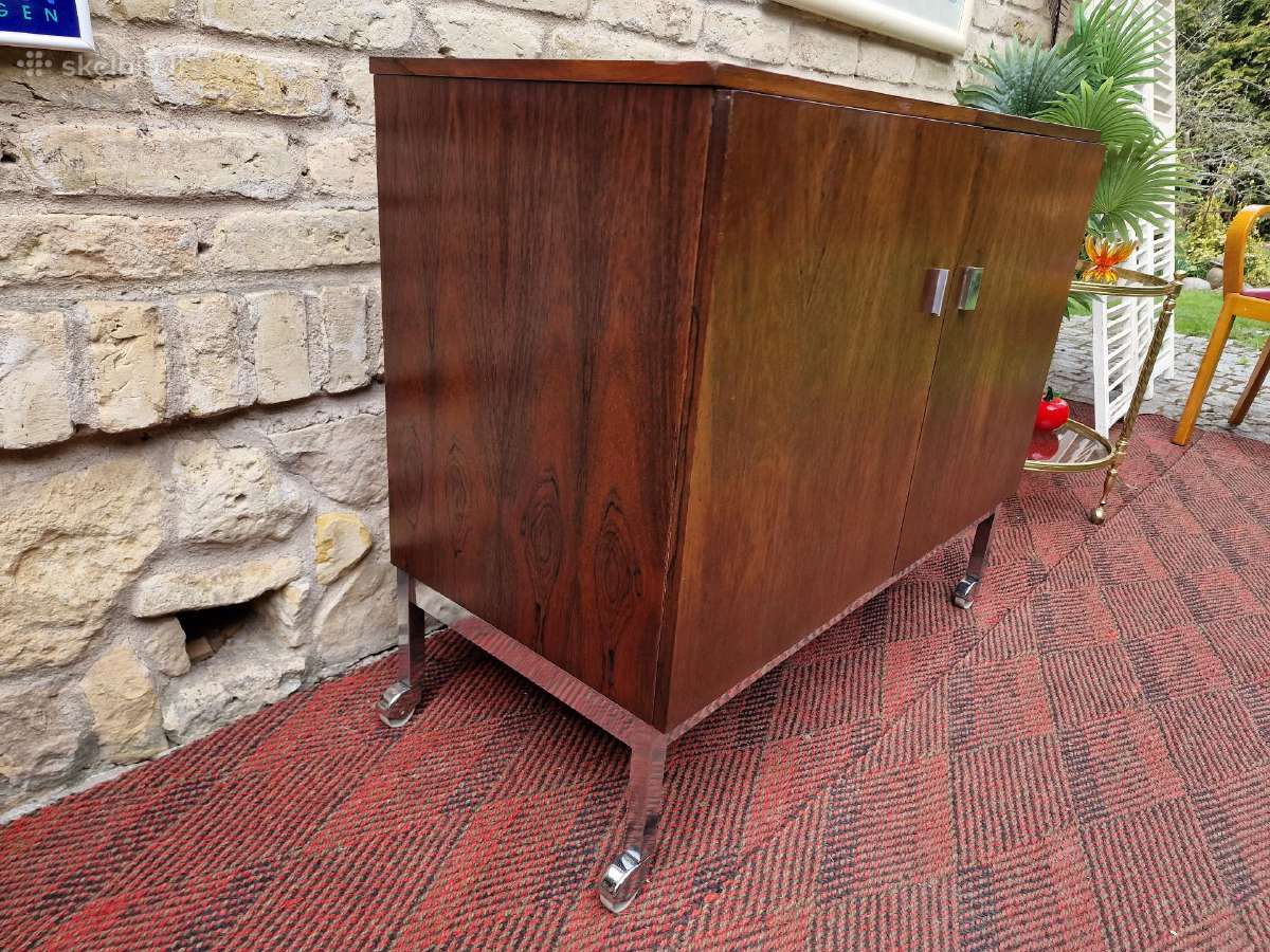 Vintažinis mid century gėrimų šaldytuvas su baru - nuotraukos Nr. 3