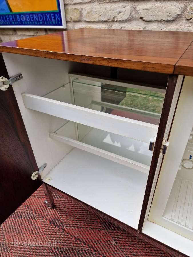 Vintažinis mid century gėrimų šaldytuvas su baru - nuotraukos Nr. 11