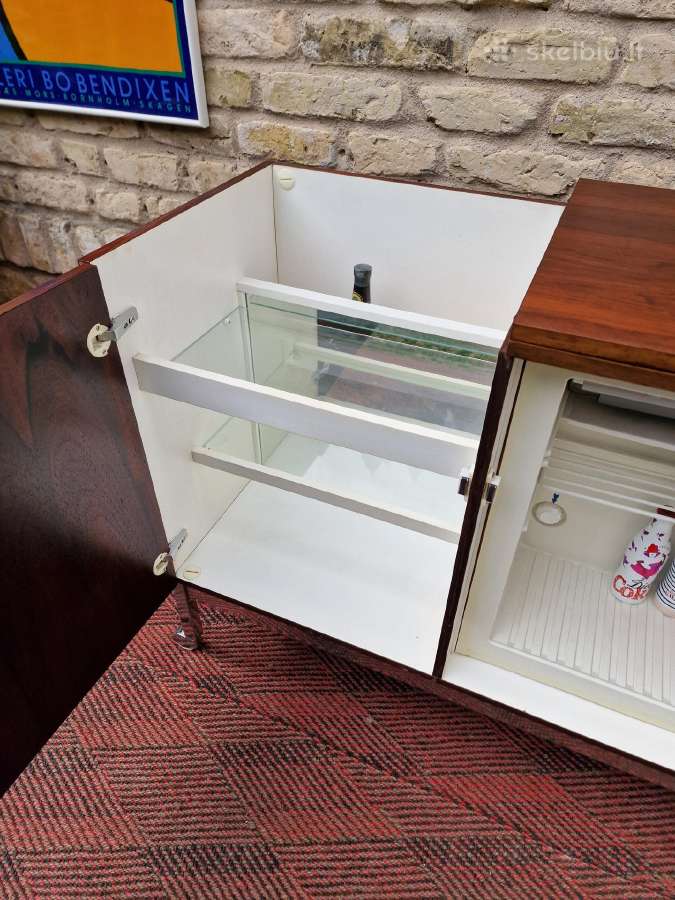 Vintažinis mid century gėrimų šaldytuvas su baru - nuotraukos Nr. 12