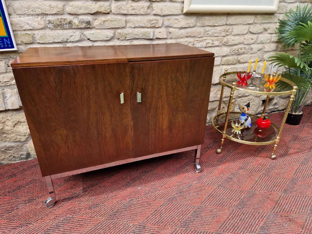 Vintažinis mid century gėrimų šaldytuvas su baru - nuotraukos Nr. 32