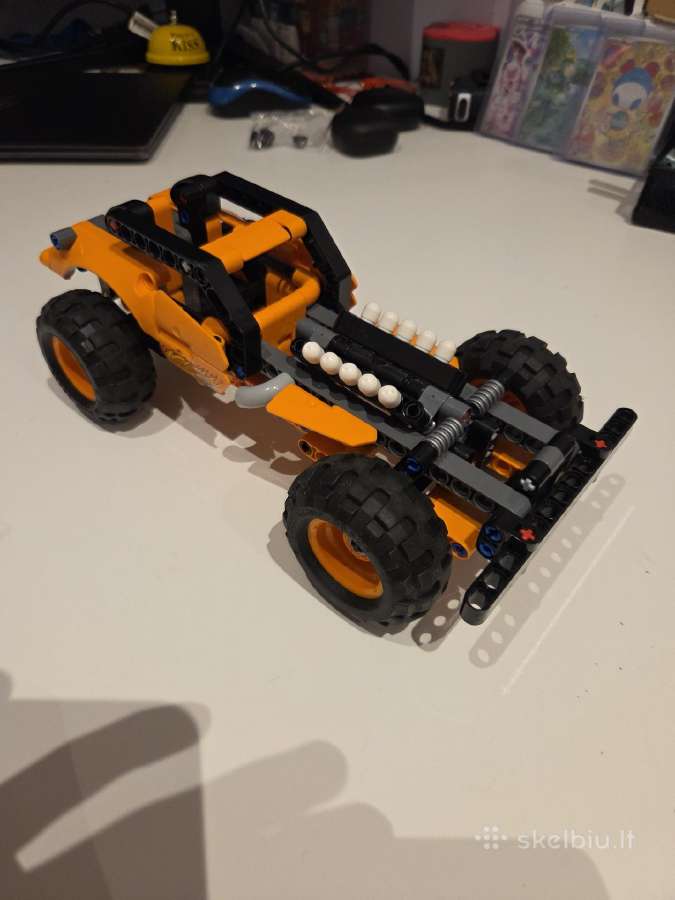 Lego mašina (sukonstruota)