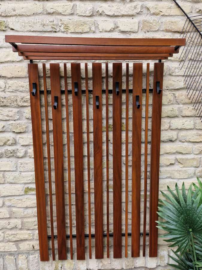 Vintažinė mid century tikmedžio kabykla