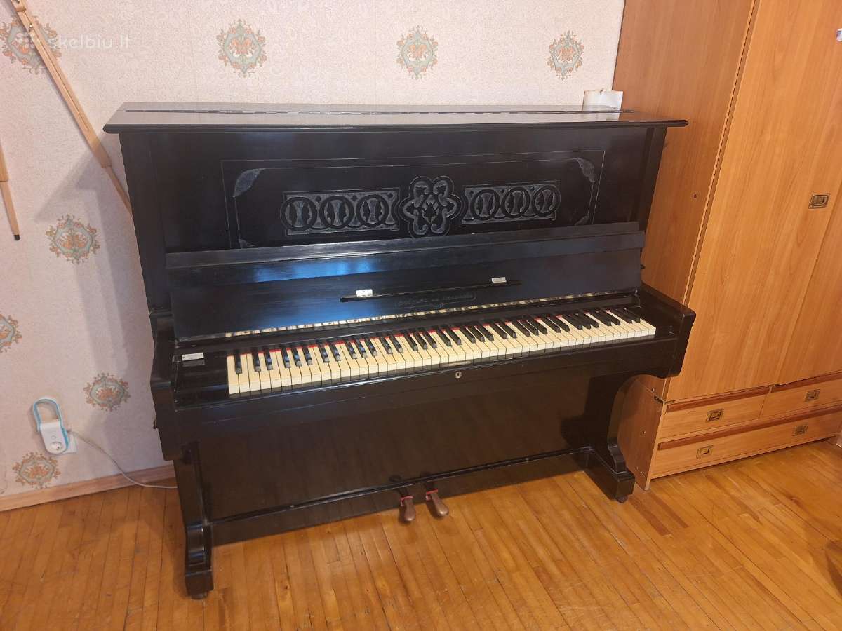 Parduodamas juodas, naudotas pianinas
