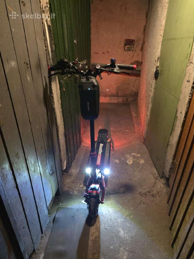 Beaster scooter bs61st
