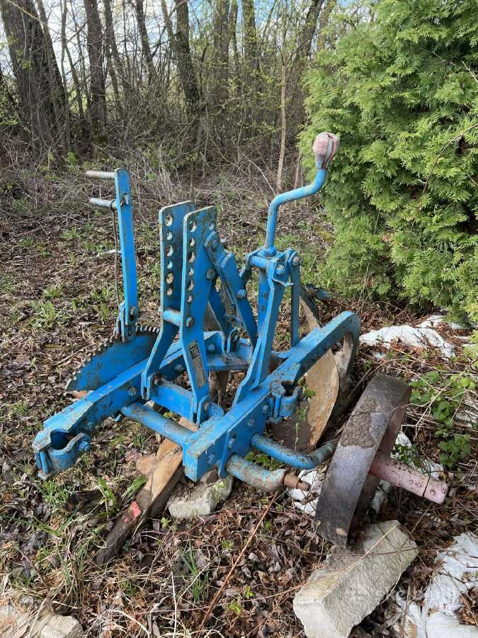 2 vagų plūgas Fiskars ir kultivatorius