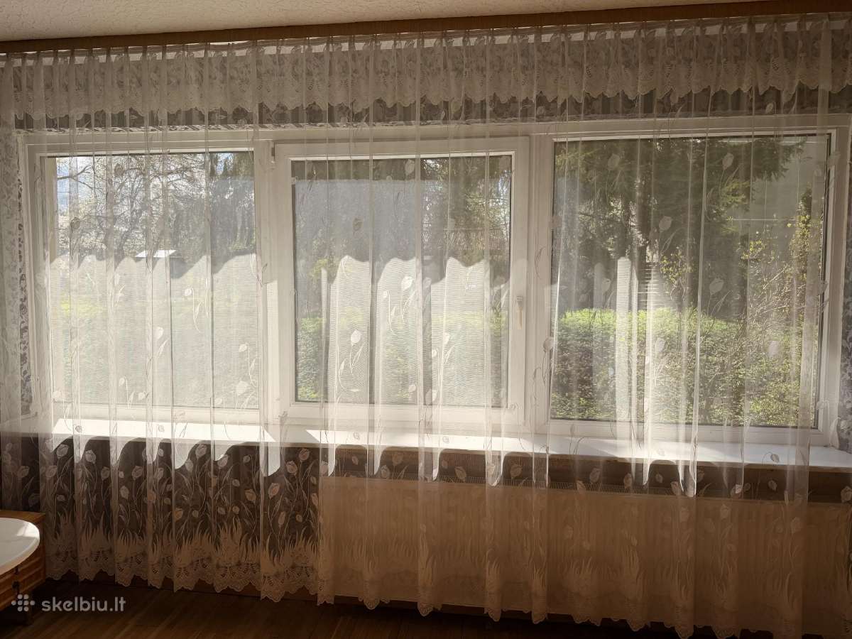 Gražios plačios dieninės užuolaidos