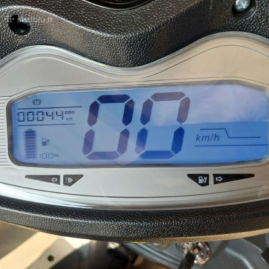 Elektrinis motoroleris Super Hawk 2000w 20ah - nuotraukos Nr. 5