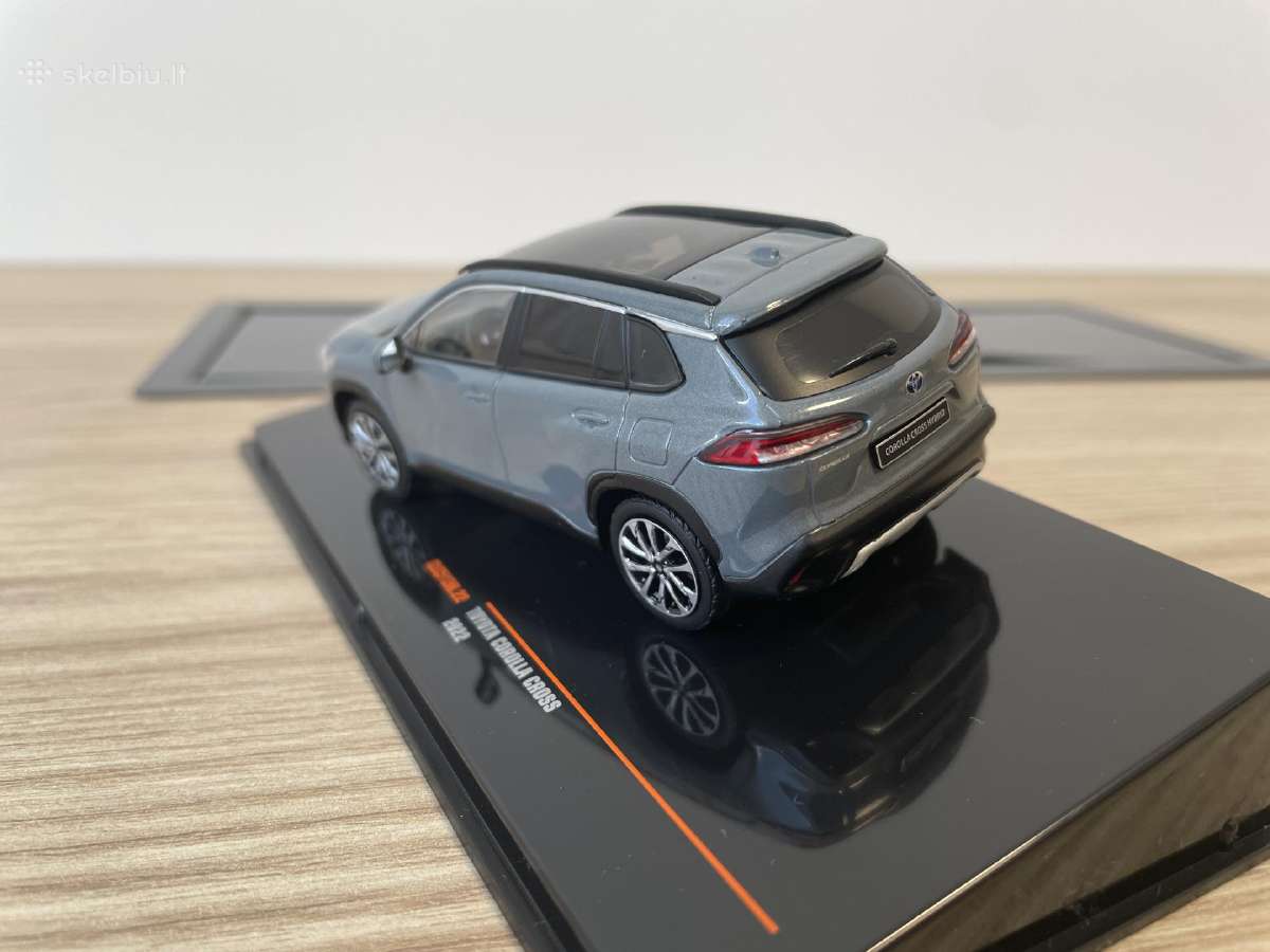 Parduodu Toyota Corolla Cross 1/43 modeliuką - nuotraukos Nr. 5