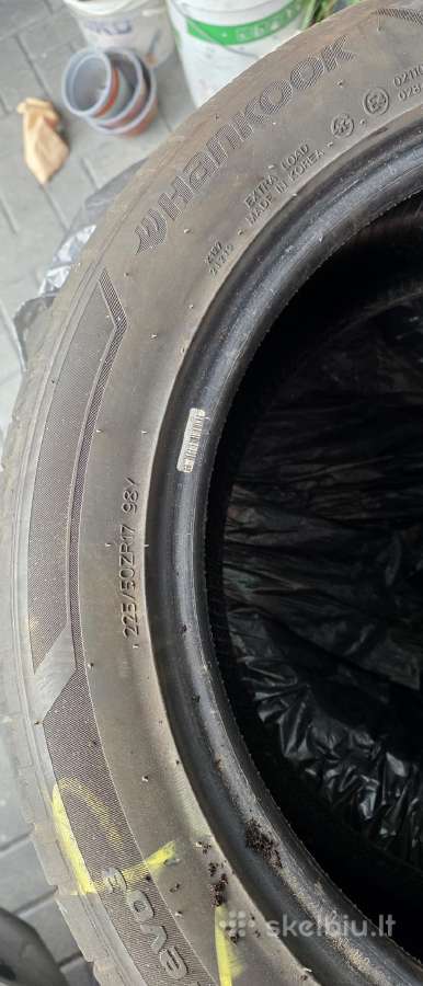 Parduodu n vasarines padangas R17 /225/50 Hankookl