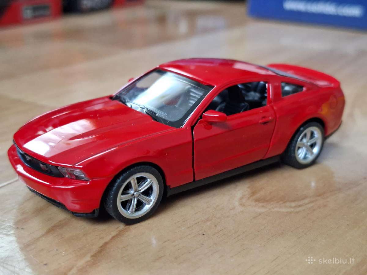 1:43 Ford Mustang GT