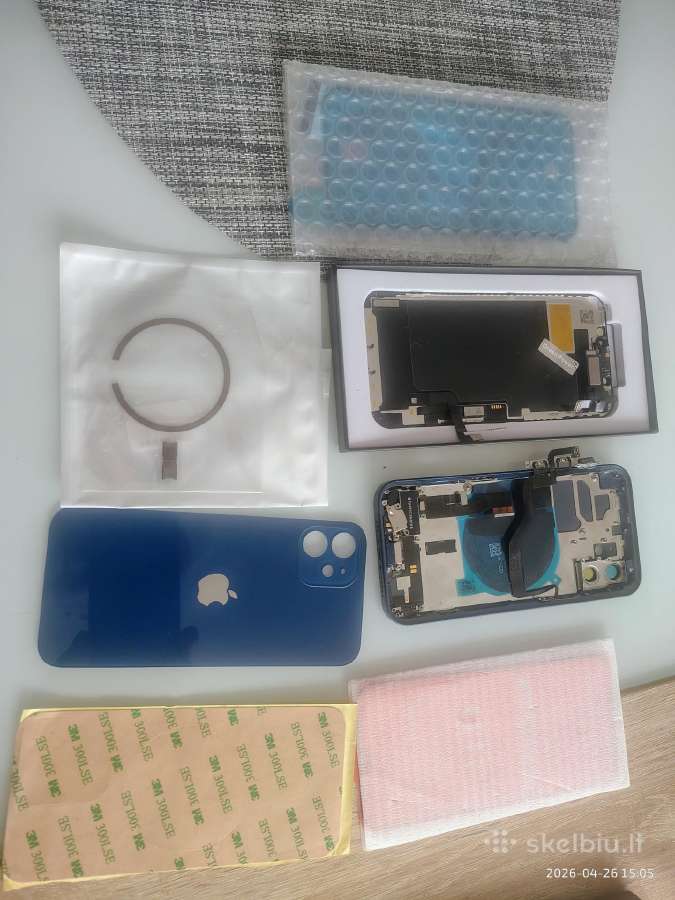 iPhone 12 dalys