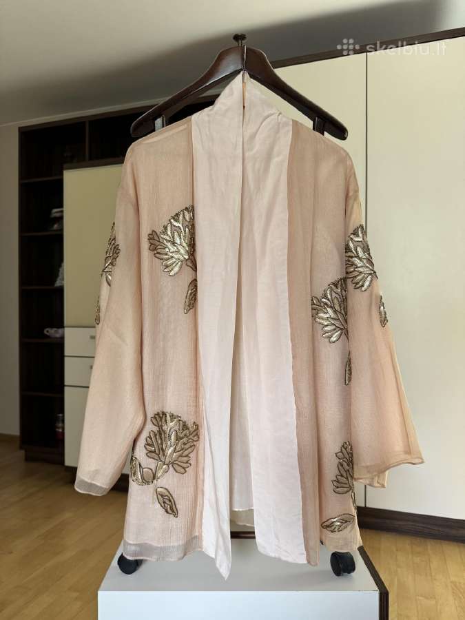 Zara puošnus siuvinėtas kimono
