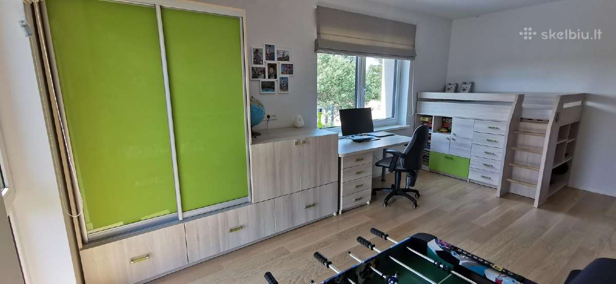 Rašomasis stalas ir spinta vaiko kambariui - nuotraukos Nr. 3