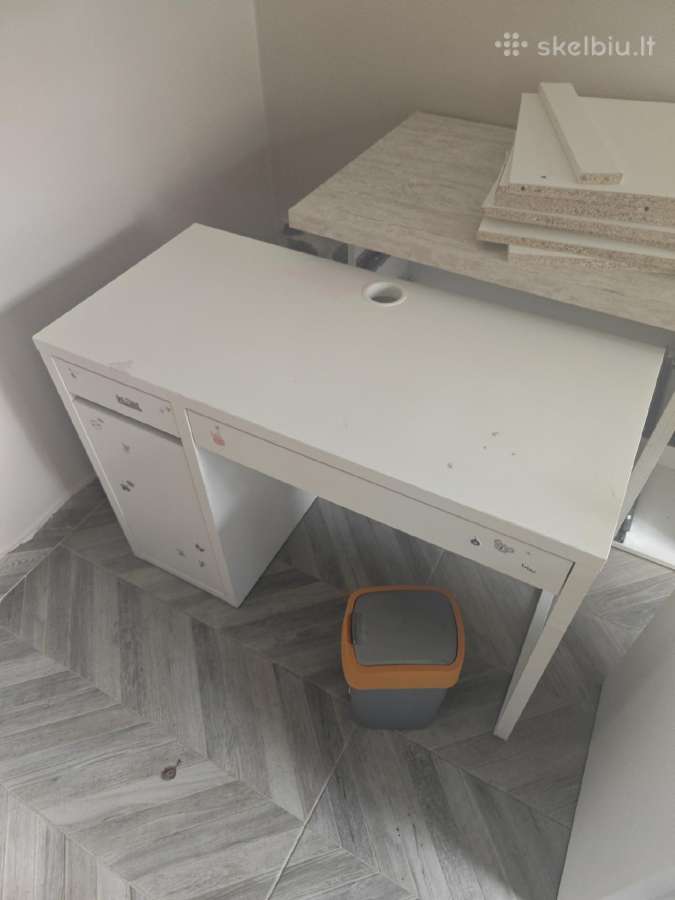 Ikea stalas 105 x 76x 50