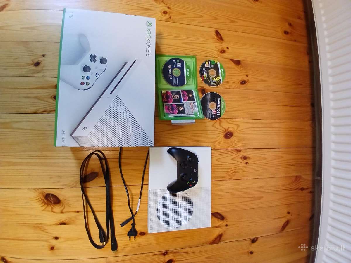 Parduodamas Xbox One S 1tb su priedais +3 žaidimai
