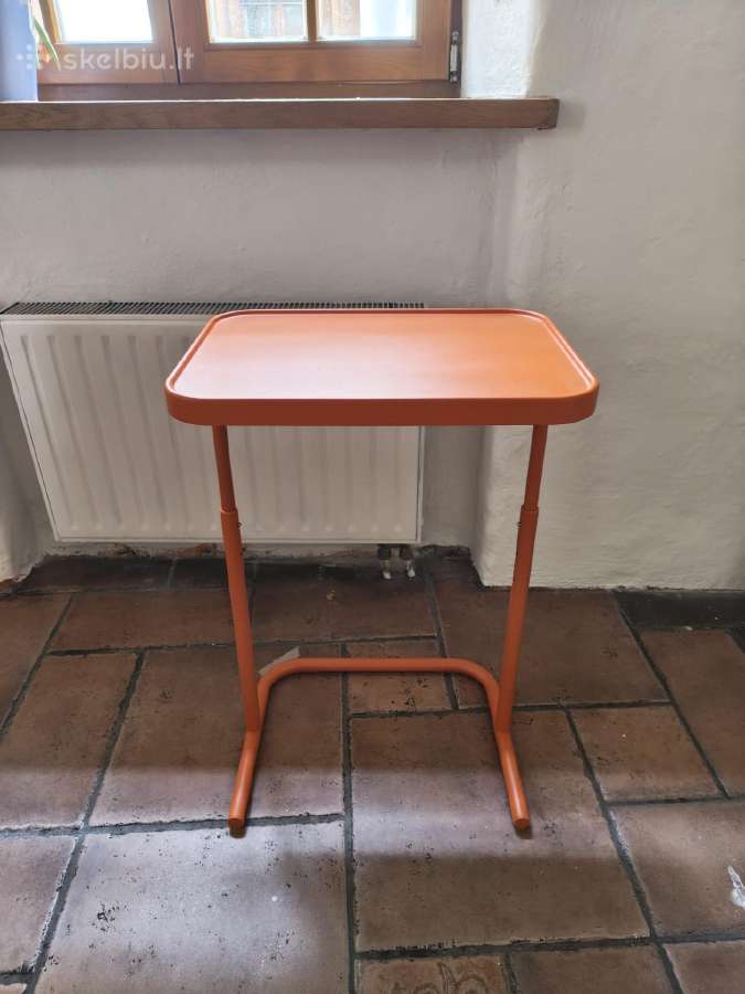 Ikea Björksen reguliuojami staliukai, oranžini