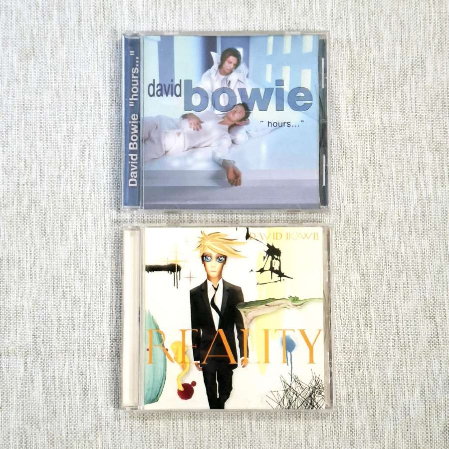David Bowie 2 CD albumai: Hours ir Reality - nuotraukos Nr. 2