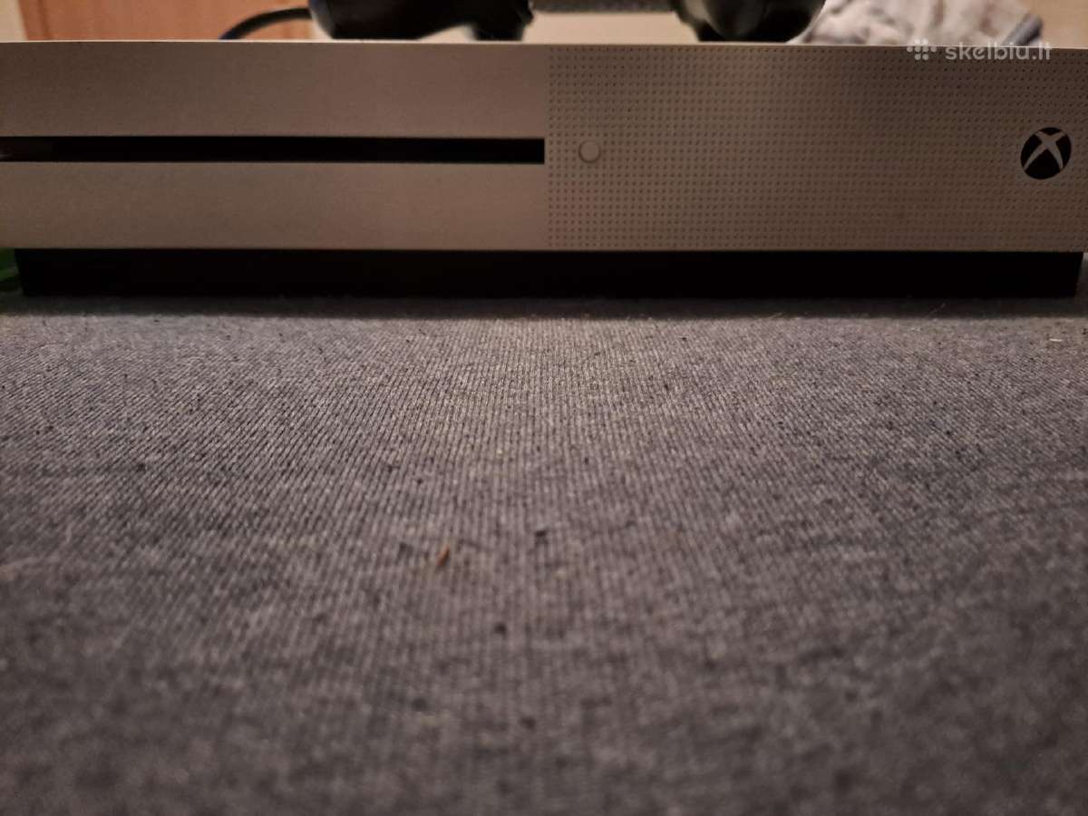 Sveiki parduodu xboxone S 1tb be defektu viskas