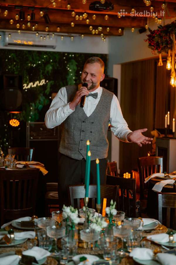 Renginių vedėjas ir dj.