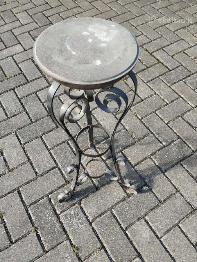 Stovas gėlėms