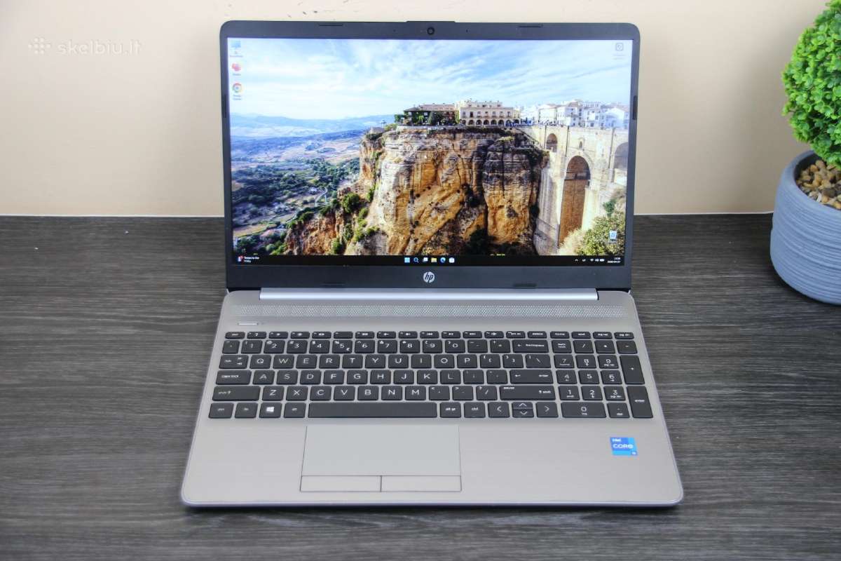 Hp 250 g8 i5-11gen 16gb 256 GB nvme fhd