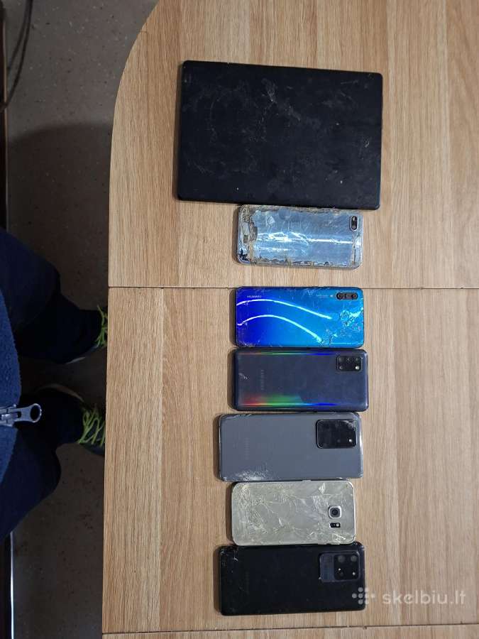 Parduodu sugedusius telefonus visi veikiantys.