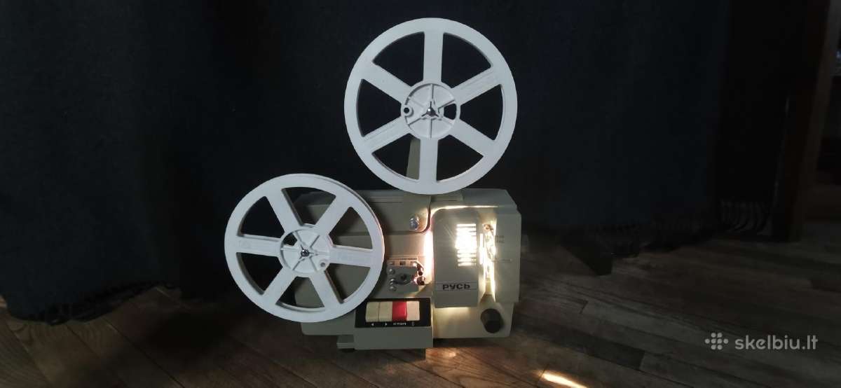 Vintažinė kino kamera ir vaizdo projektorius - nuotraukos Nr. 2