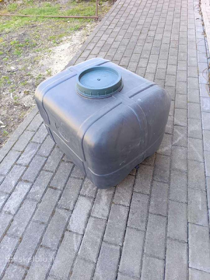 Kvadratinė statinė 150l