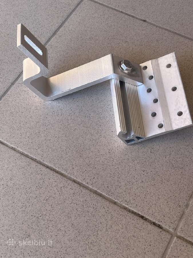 Laikikliai čiarpiniam stogui 7 vnt. 25€(likutis)
