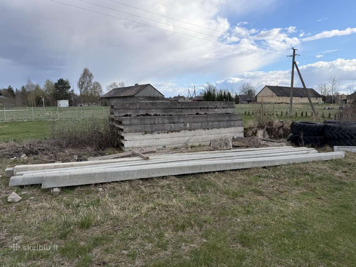 Perdengimo plokstes ir betoniniai stulpai , padai