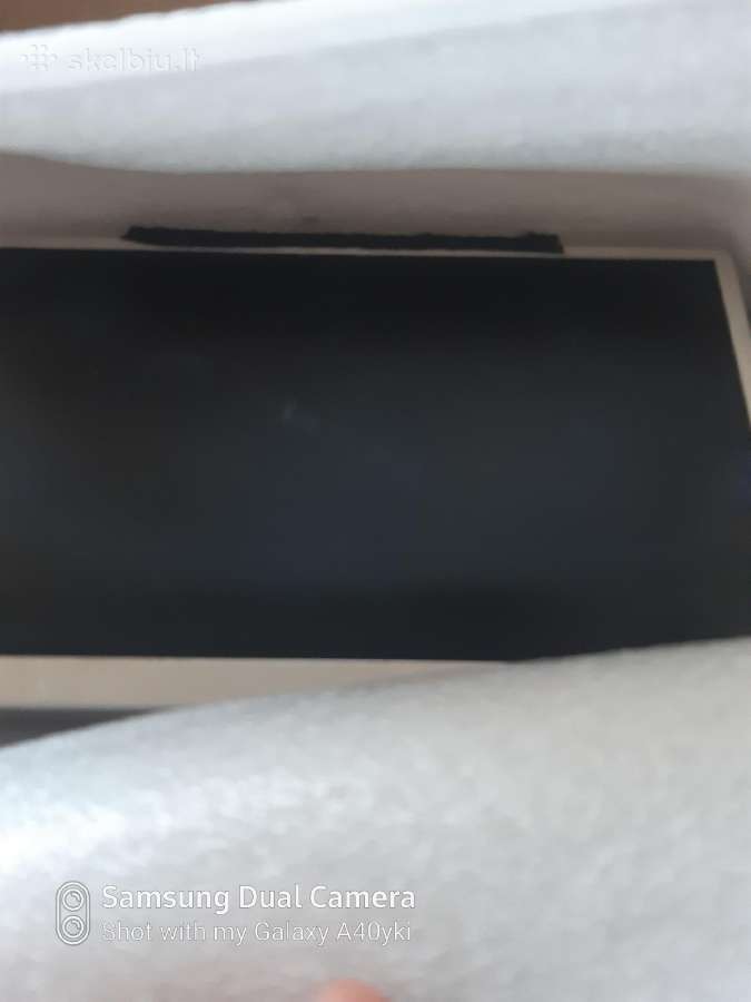 Audi a4 b8 LCD ekranas