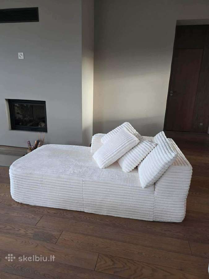 Moderni minkšta sofa